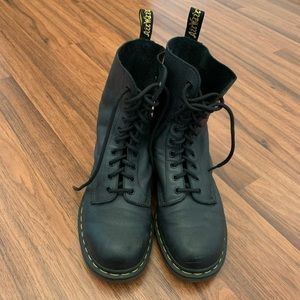 Dr martens 10 eye boots